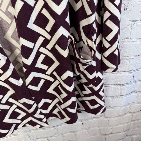 LuLaRoe Caroline Cardigan Plum and White Geo Size M - Picture 6 of 8